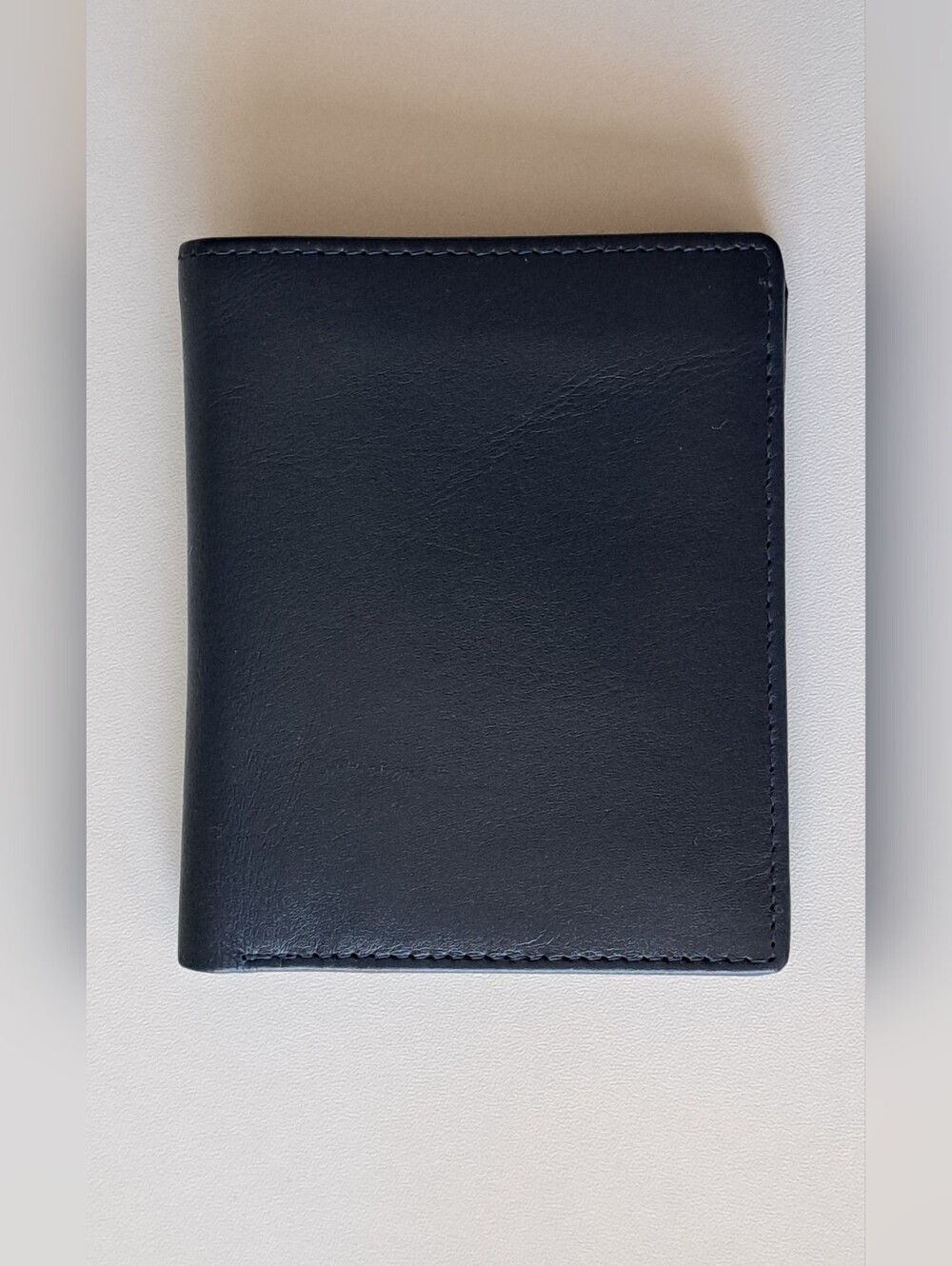 Downholme Men's Bifold Slim Silhouette Leather Wallet